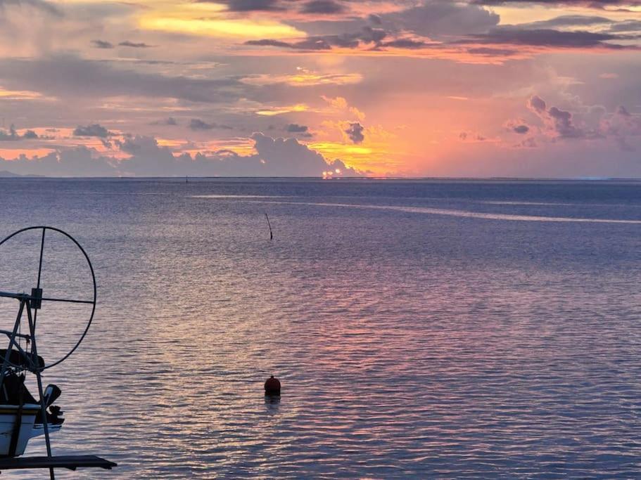 Duplex En Bord De Mer Fare Tahitea Pension Taputapuapea Ngoại thất bức ảnh